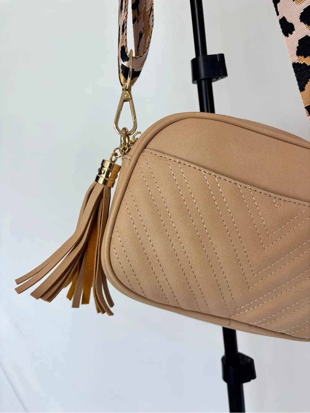 Quilted Beige Crossbody Bag with Leopard-Print Strap